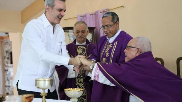 Presidente Abinader expresa pesar por muerte del párroco Fray Máximo Rodríguez