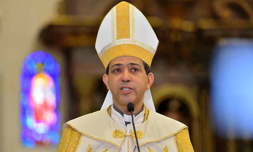 Monseñor Tomás Morel pide a político tomar tregua de campaña durante navidad