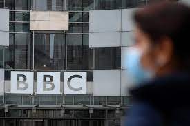 El Gobierno británico aumenta un 6,7 % la tasa que financia la cadena pública BBC