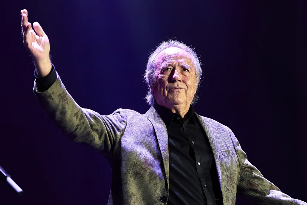 Joan Manuel Serrat cumple 80 años entre premios y homenajes