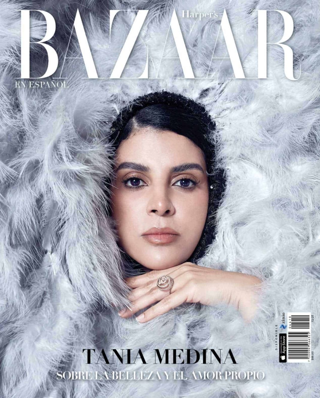 Dra. Tania Medina engalana la portada de la revista Harper's Bazaar