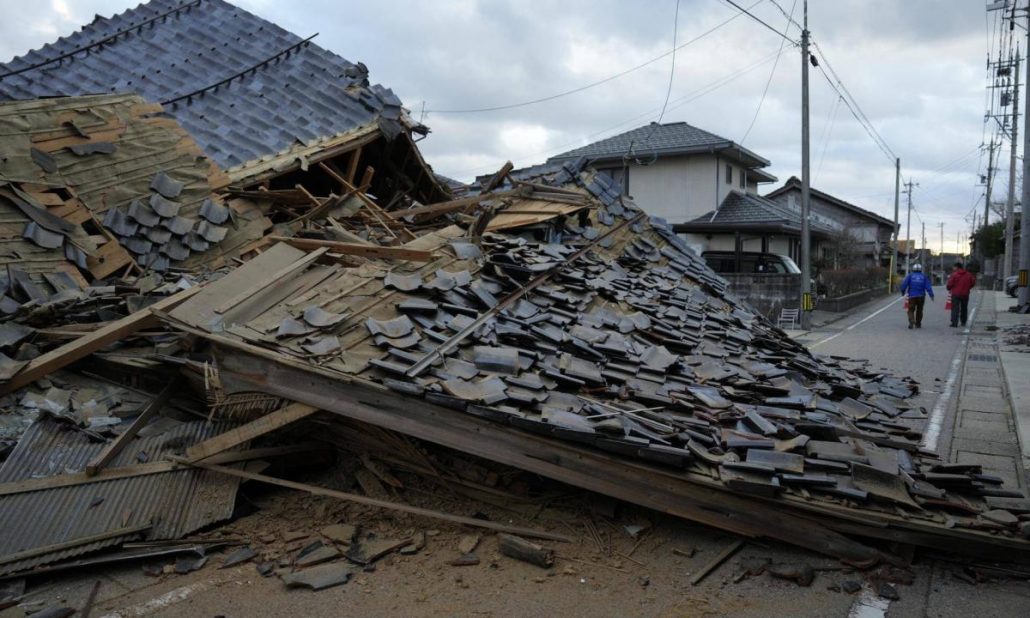 Unos 300 desaparecidos y 168 muertos en el terremoto de Japón una semana después