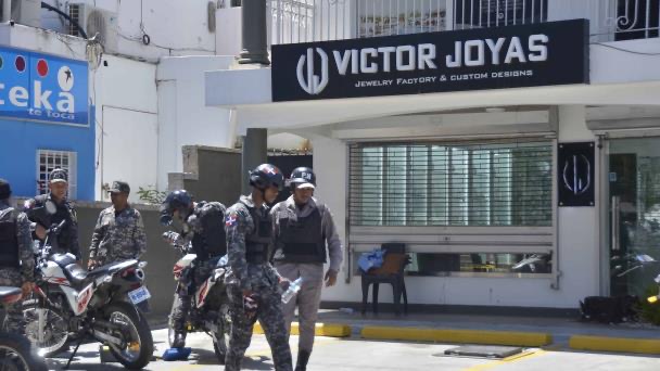 PN captura prófugo de la justicia que era buscado por participación en asalto en joyería de Santiago