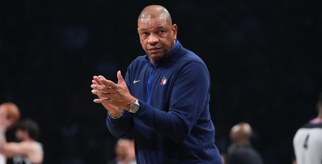 Los Bucks anuncian el fichaje de Doc Rivers tras la derrota contra los Cavaliers