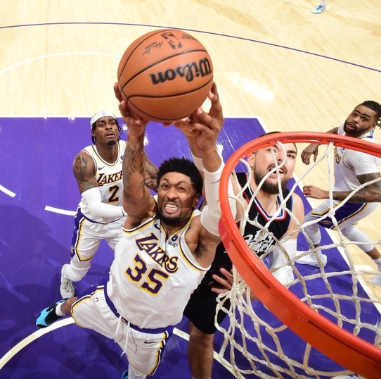Resultados NBA: Los Lakers de LeBron respiran y los Timberwolves caen en Dallas