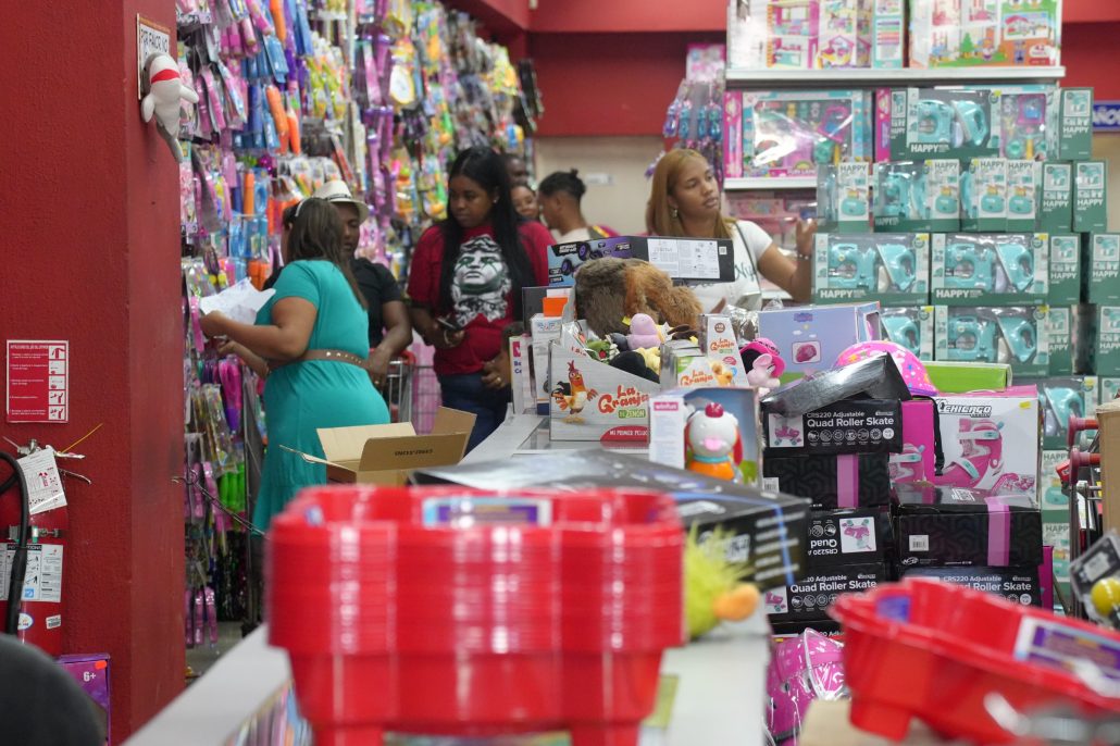 Tímida la venta de juguetes por el Día de los Santos Reyes; ciudadanos afirman precios son asequibles