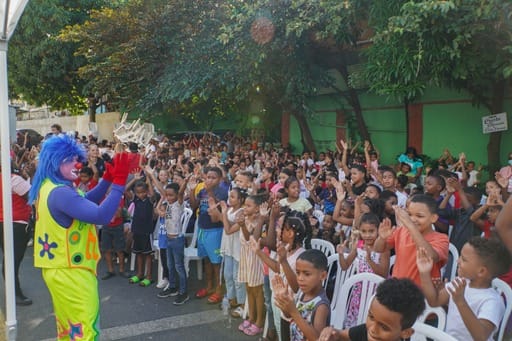 Fundación Cruz Jiminián llena de alegría a niños de la capital con entrega de juguetes