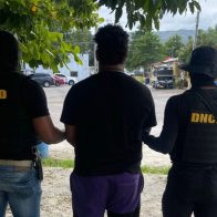 DNCD apresa hombre vinculado a 168 paquetes de cocaína en Barahona