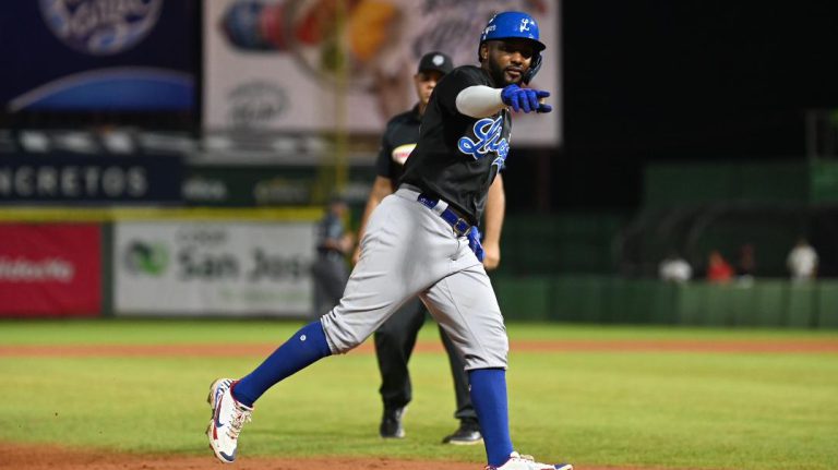 Miguel Andújar pega dos jonrones para encabezar poderoso ataque de Tigres sobre Leones