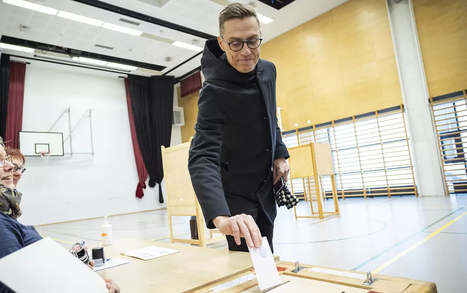 Abren los colegios electorales para las elecciones presidenciales en Finlandia