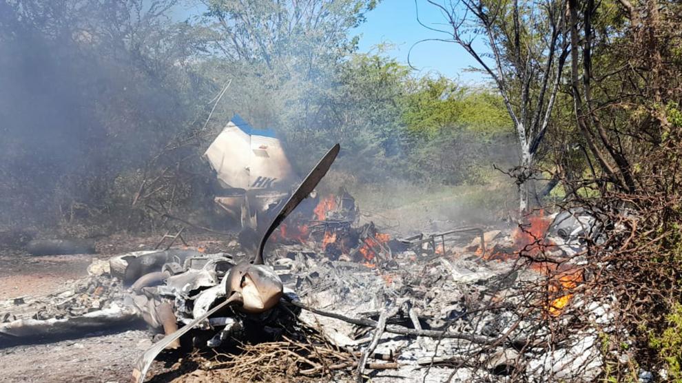 Una Persona Muerta Y Cinco Heridos Al Caer Un Avión Ambulancia En El ...