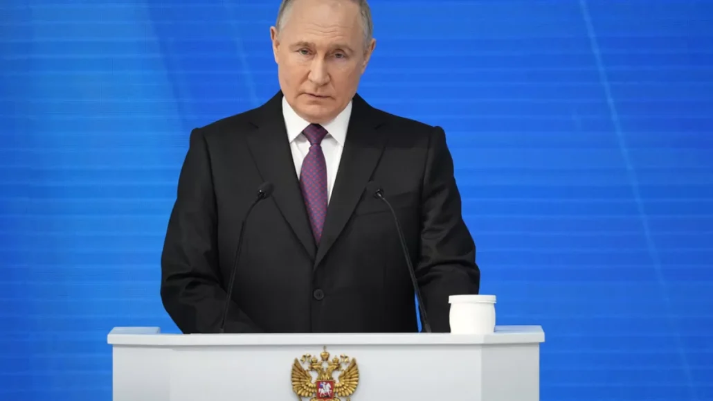 Putin: Rusia hará todo para terminar la guerra y erradicar el nazismo en Ucrania