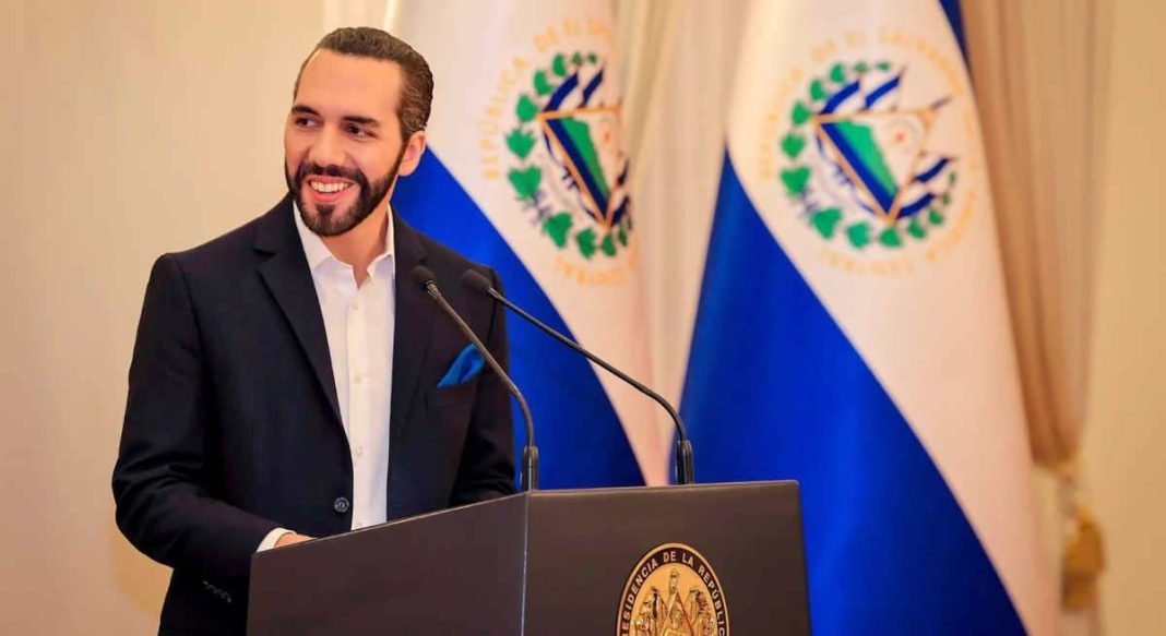 El presidente de El Salvador, Nayib Bukele, busca la reelección empleando una argucia legal, sin un nuevo plan de gobierno y sin patear las calles para hacer campaña.