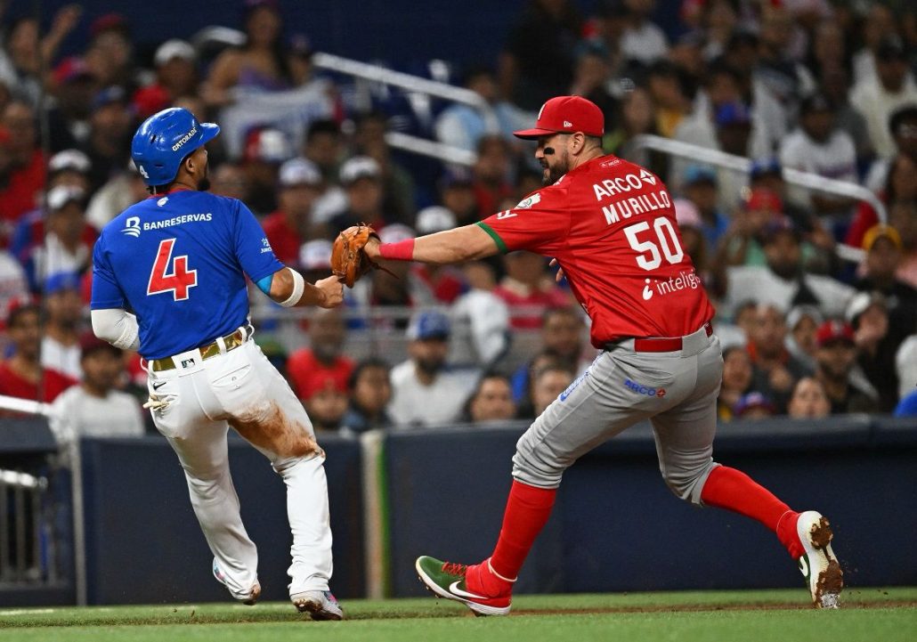 República Dominicana vs México en la Serie del Caribe