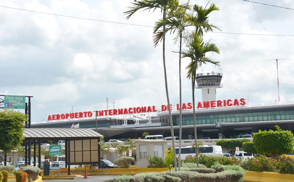 Presidente Abinader establece comisión para supervisar Fondos de Concesión Aeroportuaria