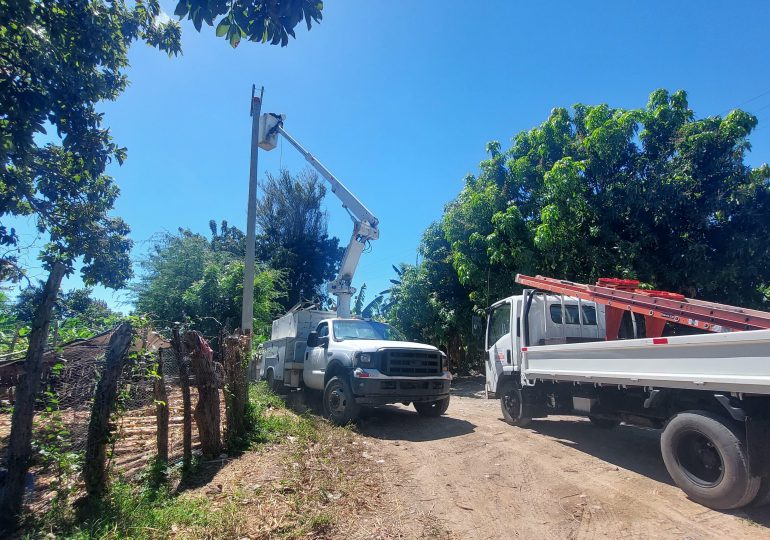 Edesur electrifica bombas para irrigar 5,000 tareas de tierras agrícolas en Estebanía, Azua