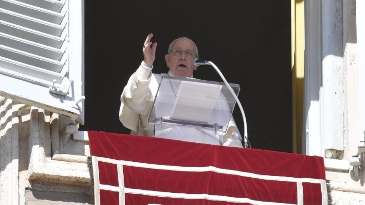 El papa suplica para que se encuentre un poco de humanidad para buscar la paz en Ucrania