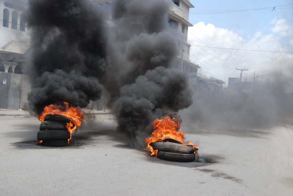 Haití prorroga un mes el estado de emergencia ante la escalada de violencia