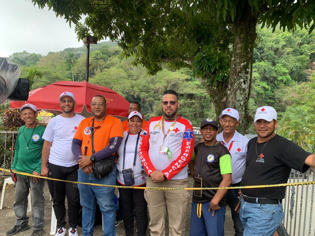 Defensa Civil y Cruz Roja alertan a salir del río Masipedro por lluvias