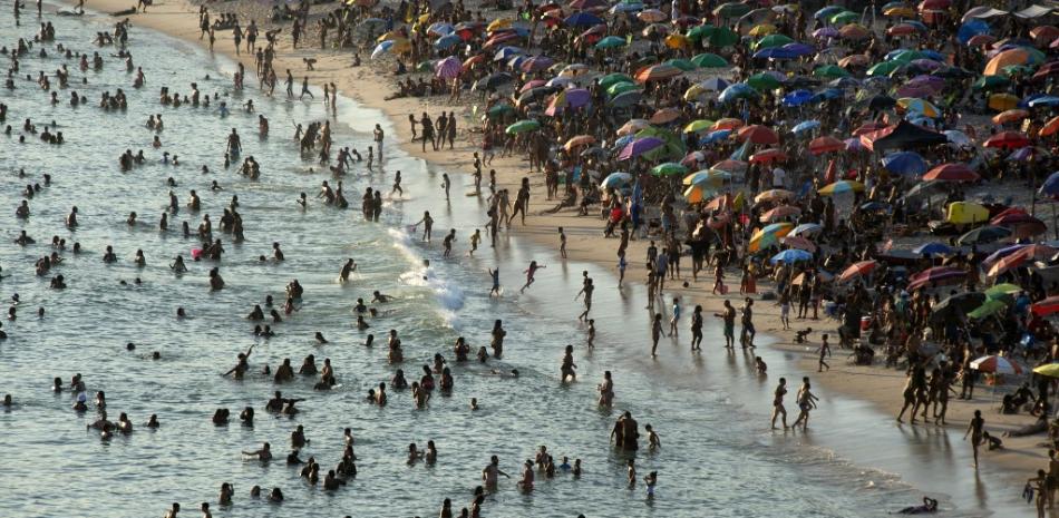 Ola de calor en Brasil sin precedentes: la sensación térmica en Río de Janeiro superó los 60 grados