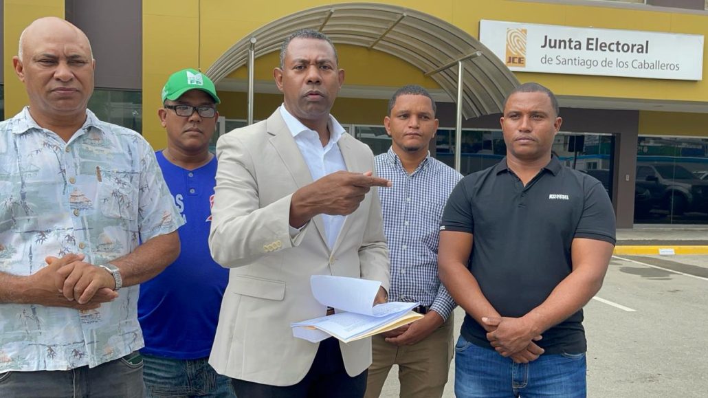 Candidato a la alcaldía de Santiago Oeste denuncia supuestas irregularidades en proceso electoral