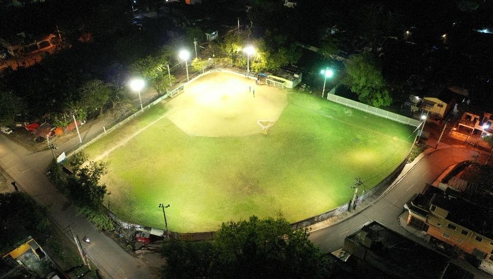 Edesur iluminó con luces LED estadio de softball en San Cristóbal