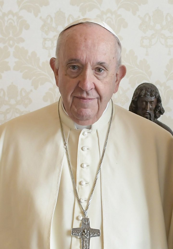 El papa presidirá la Vigilia del Sábado Santo después de renunciar al vía crucis