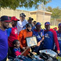 El Alfa dona útiles deportivos a niños del 12 de Haina - Noticias de hoy en República Dominicana | De Último Minuto