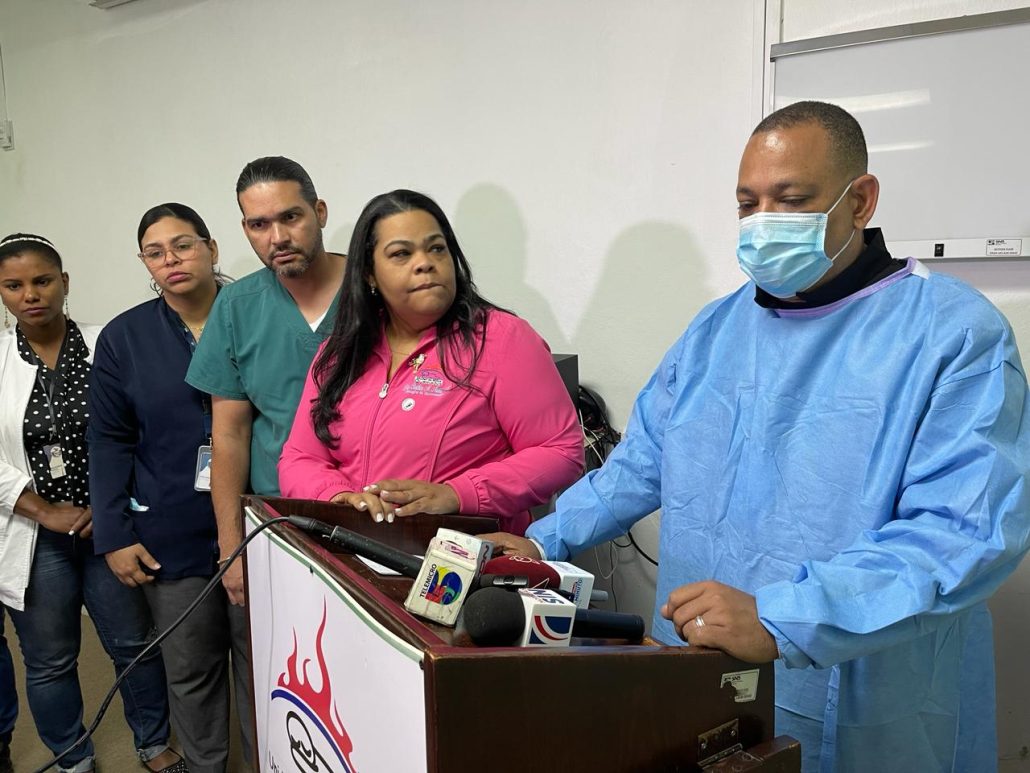 Se encuentran en cuidados intensivos y estado crítico cuatro de los niños quemados en Carnaval de Salcedo