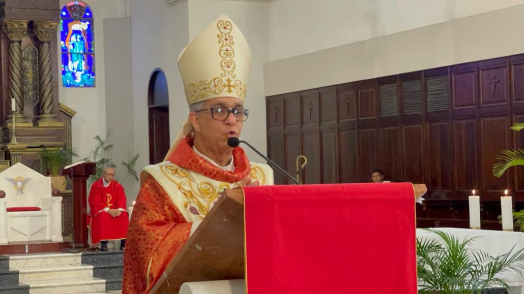 Arzobispo de Santiago pide solidaridad por las tragedias de Salcedo, Rusia y crisis de Haití
