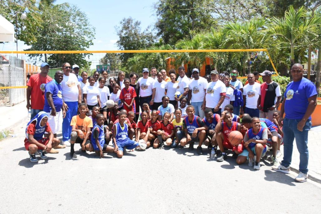 Ministro Camacho recorre playas y balnearios del Este supervisando Juegos Deportivos y Recreativos Semana Santa 2024