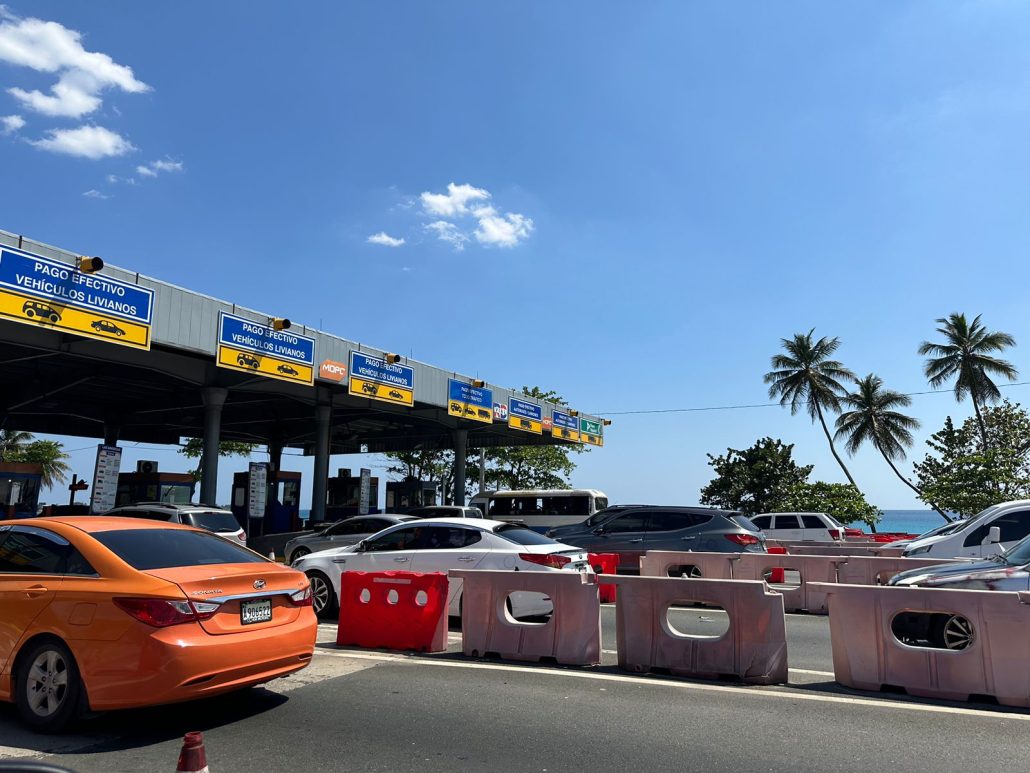 Se registra este Viernes Santo gran flujo vehicular en Peaje Las Américas