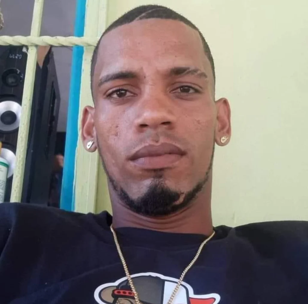 Arrestan hombre acusado de asesinar a su expareja de varias estocadas en Samaná