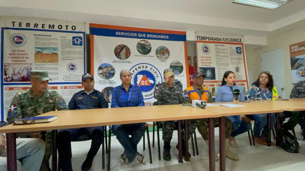 Autoridades reforzarán presencia de agentes en balnearios y en carreteras en Santiago