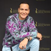 Víctor Manuelle disfruta de ‘Otra noche más’ siendo récord junto al ídolo Frankie Ruiz - Noticias de hoy en República Dominicana | De Último Minuto