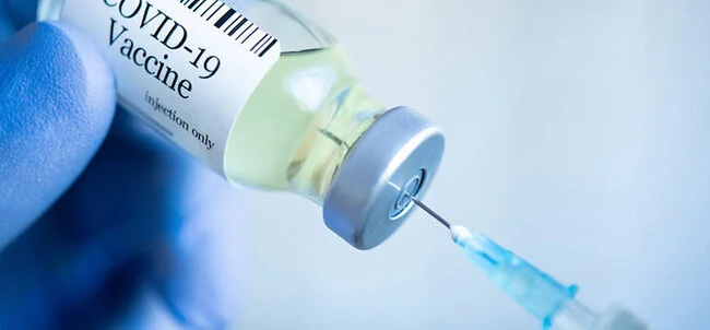 ¡Insolito! Un hombre alemán de 62 años fue vacunado 217 veces contra el covid