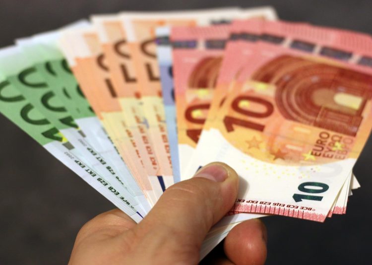 Alemania coloca €3,316 millones en bonos a cinco años a una rentabilidad media del 2.4%