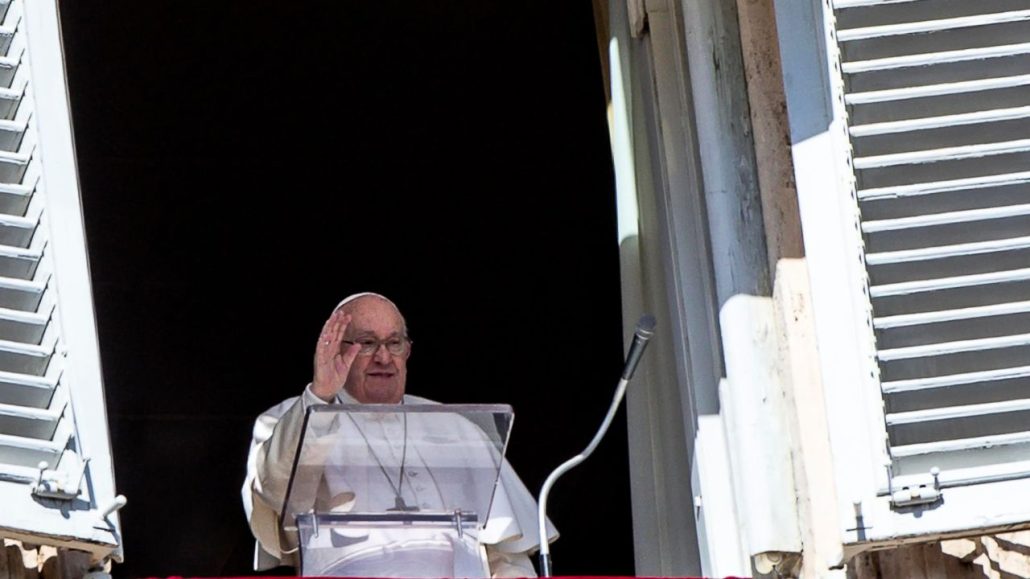 El papa avisa al mundo que el desarme es 