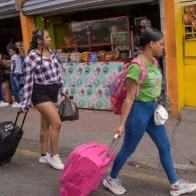Encuesta: Algunos dominicanos se preparan para viajar al interior en Semana Santa; otros se quedarán en casa - Noticias de hoy en República Dominicana | De Último Minuto