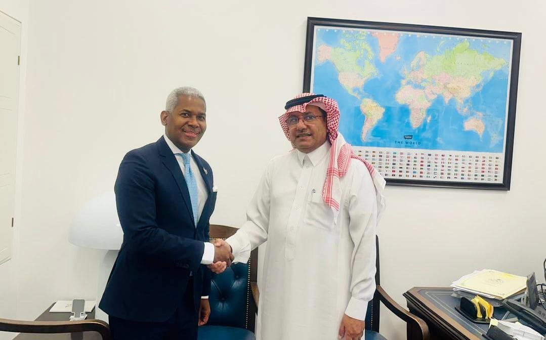 Embajador dominicano se reúne con el ministro de Estado de Asuntos Exteriores de Arabia Saudita - Noticias de hoy en República Dominicana | De Último Minuto