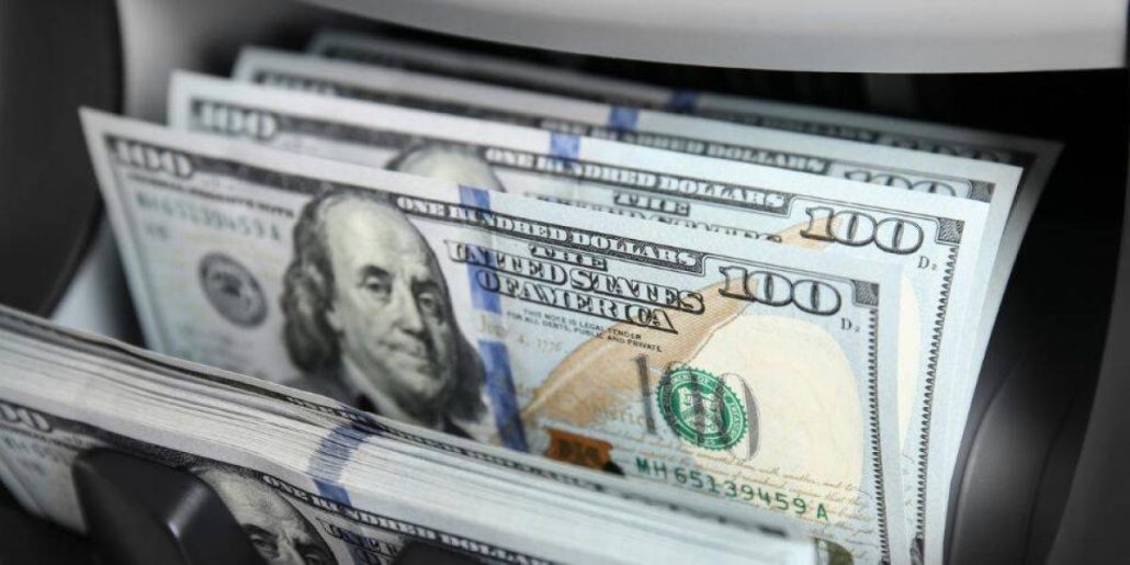 El dólar se cambia a 59.32 pesos dominicanos para la venta