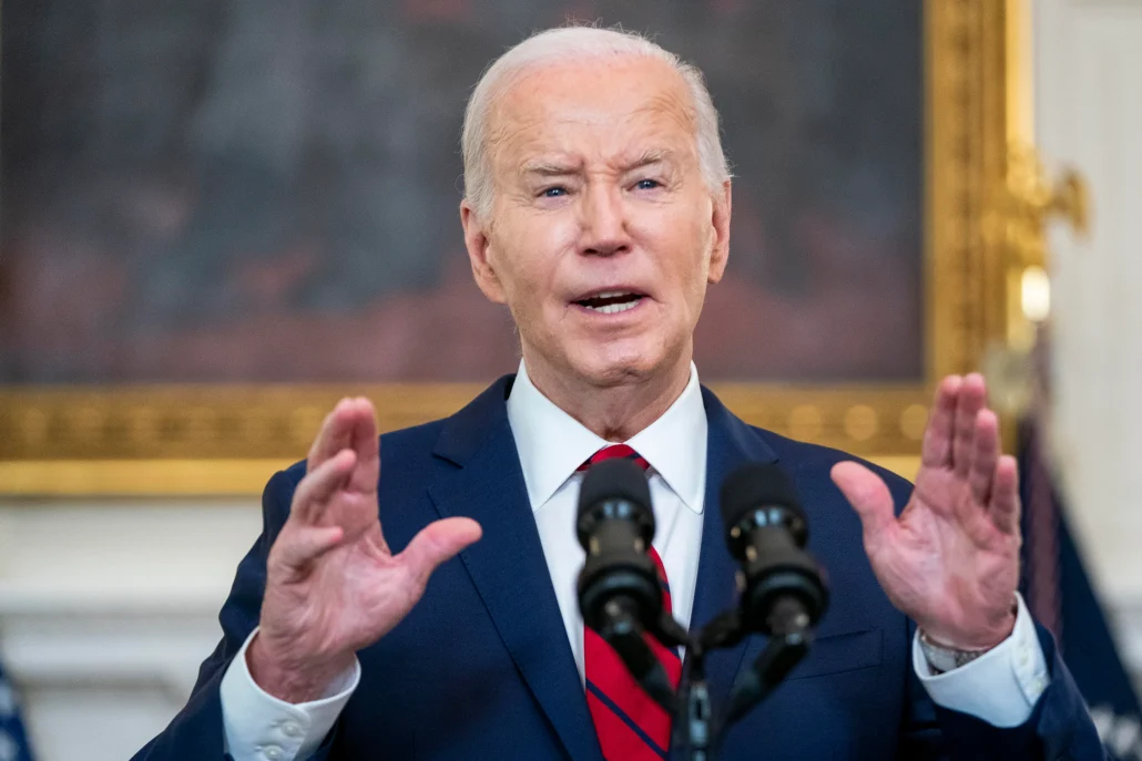 Biden promulga legislación en apoyo a Ucrania y a Israel