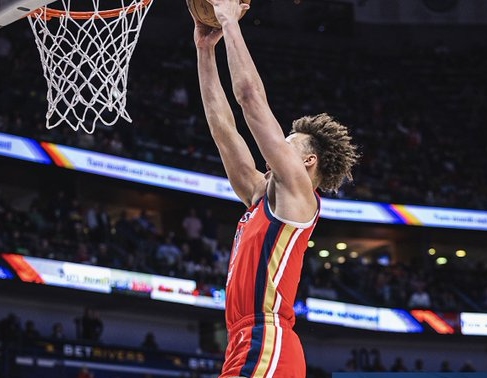 111-124:Booker destroza con 52 puntos a los Pelicans