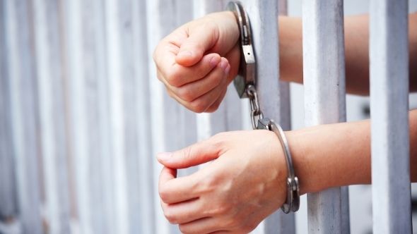 Policía ejecuta 8 órdenes de arresto contra reconocido delincuente 