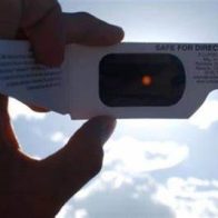 Expectación por eclipse solar agota las gafas gratuitas de las bibliotecas de Nueva York - Noticias de hoy en República Dominicana | De Último Minuto