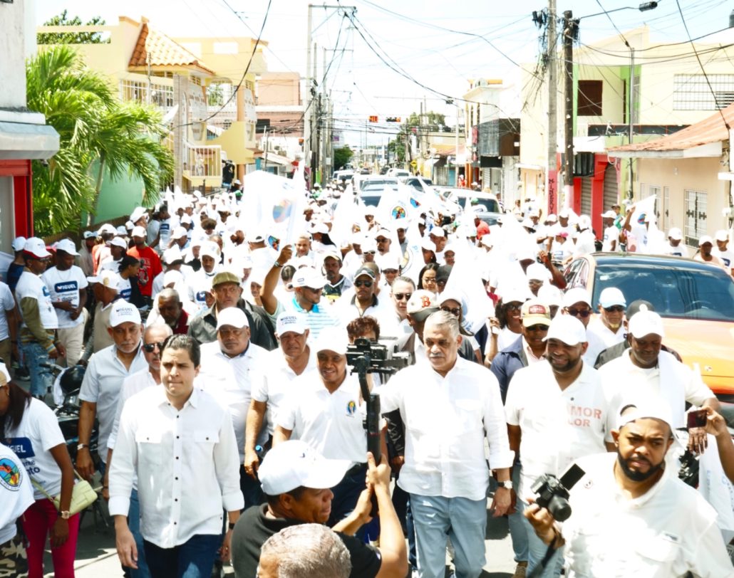 Miguel Vargas reitera compromiso de 