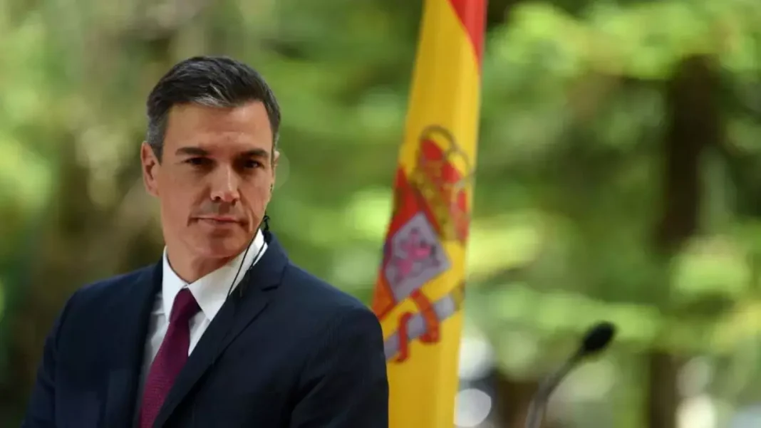 En medio de una ola de aliento socialista Pedro Sánchez ultima su decisión