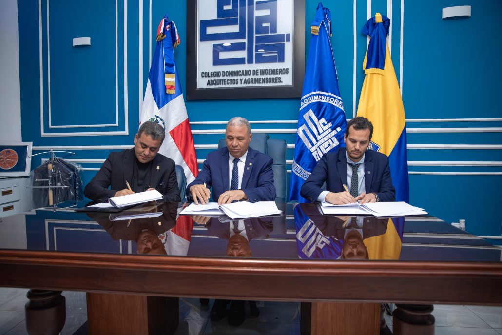 UCNE, CODIA y EuroInnova firman convenio de colaboración para 1,000 Becas