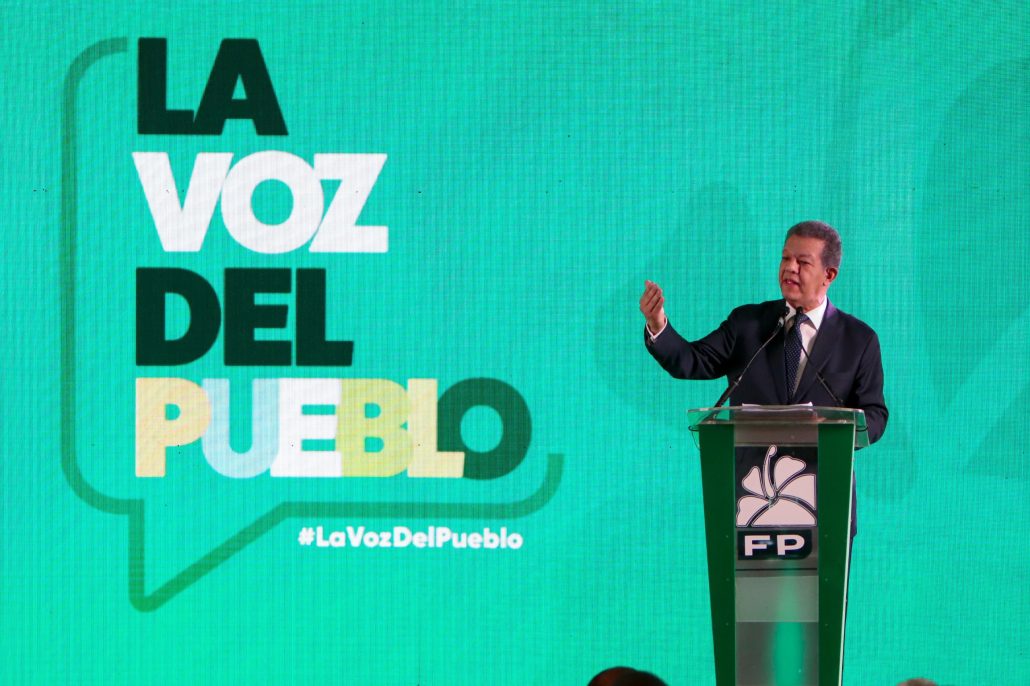 Leonel Fernández encabeza encuentro “La Voz Del Pueblo”