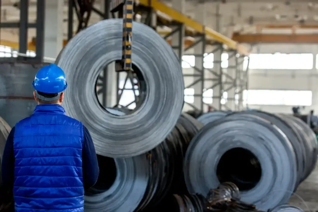 Biden quiere triplicar los aranceles a importaciones de acero de China